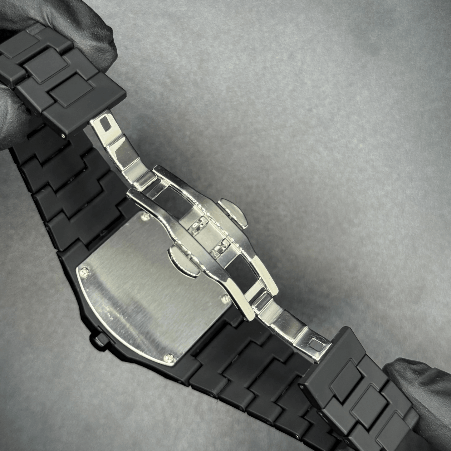 Black Arabic Aura Watch